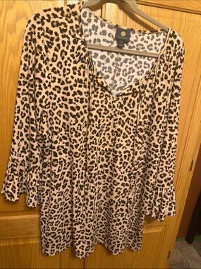JM Collection Tan and Black Leopard Print V-Neck Tunic